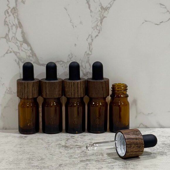 5mL Amber Glass Essential Oil Bottles with Ash Wood & Black Tops ~ Pack of 5 - Picture 1 of 1
